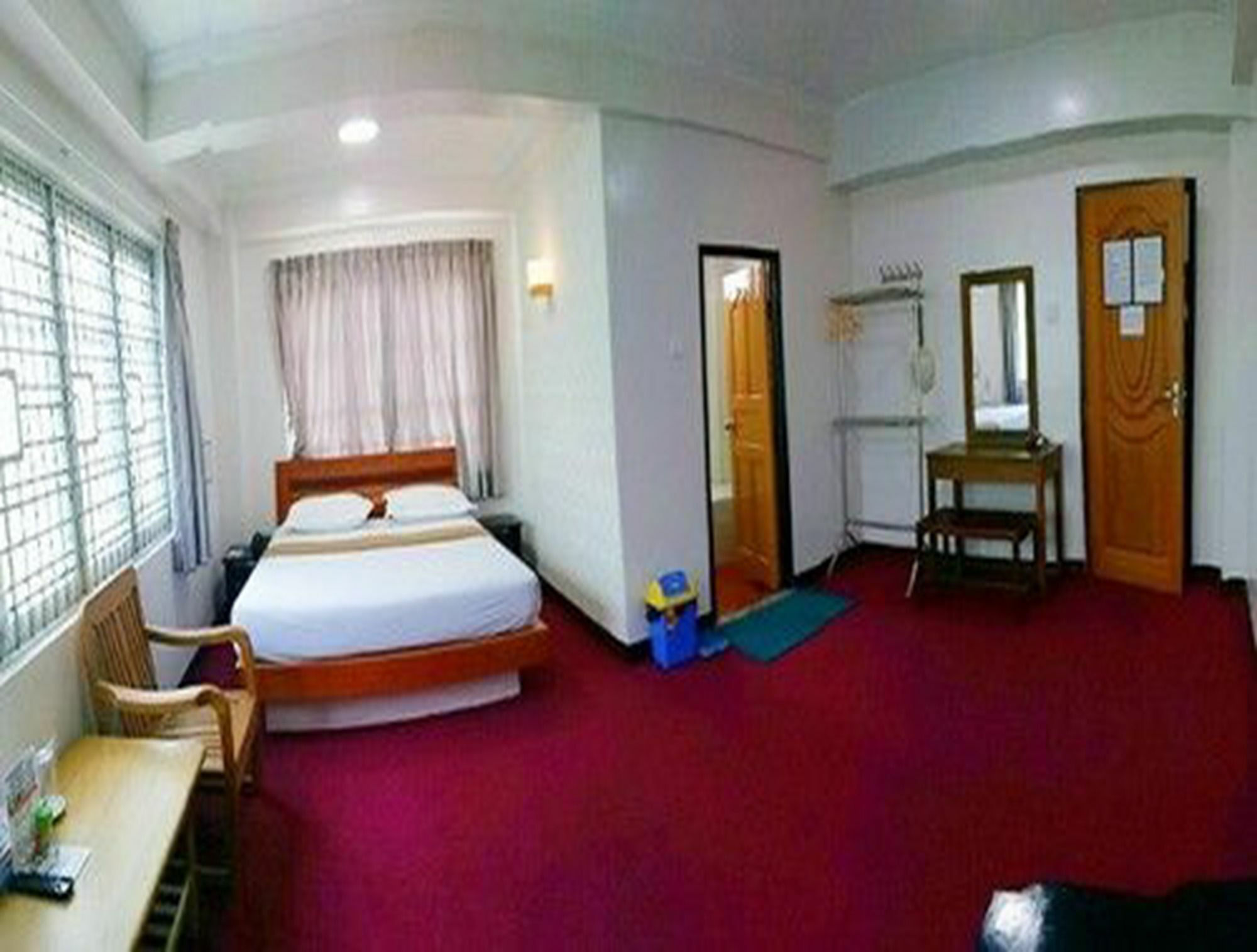 Venus Star Hotel Yangon Esterno foto