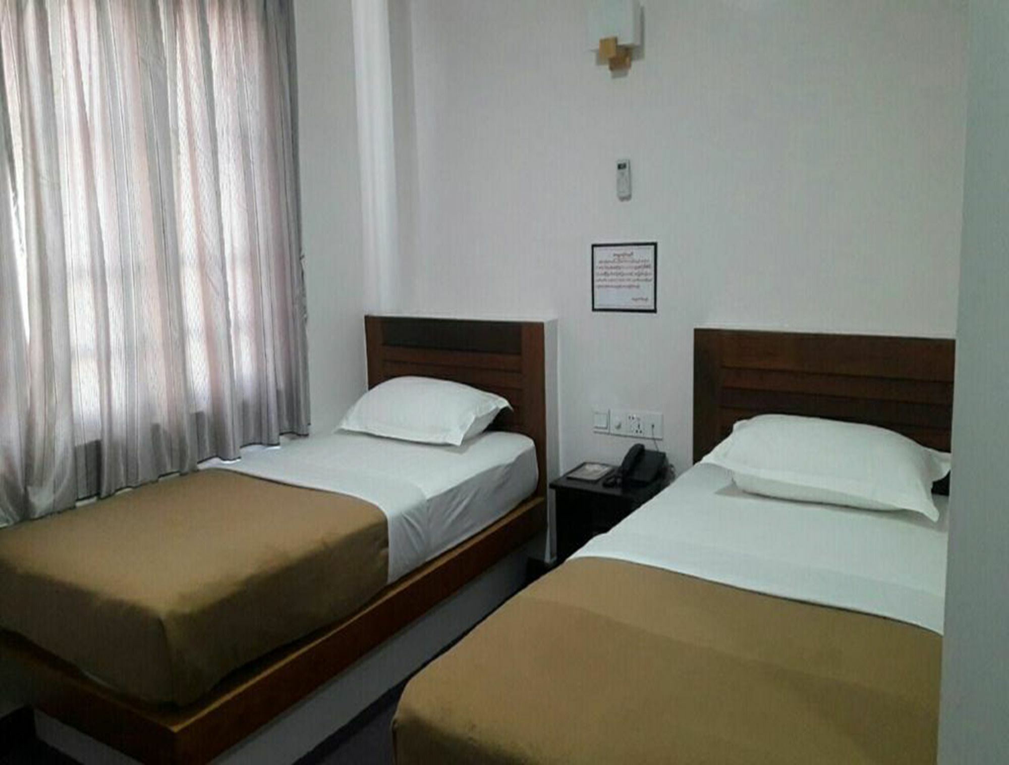 Venus Star Hotel Yangon Esterno foto