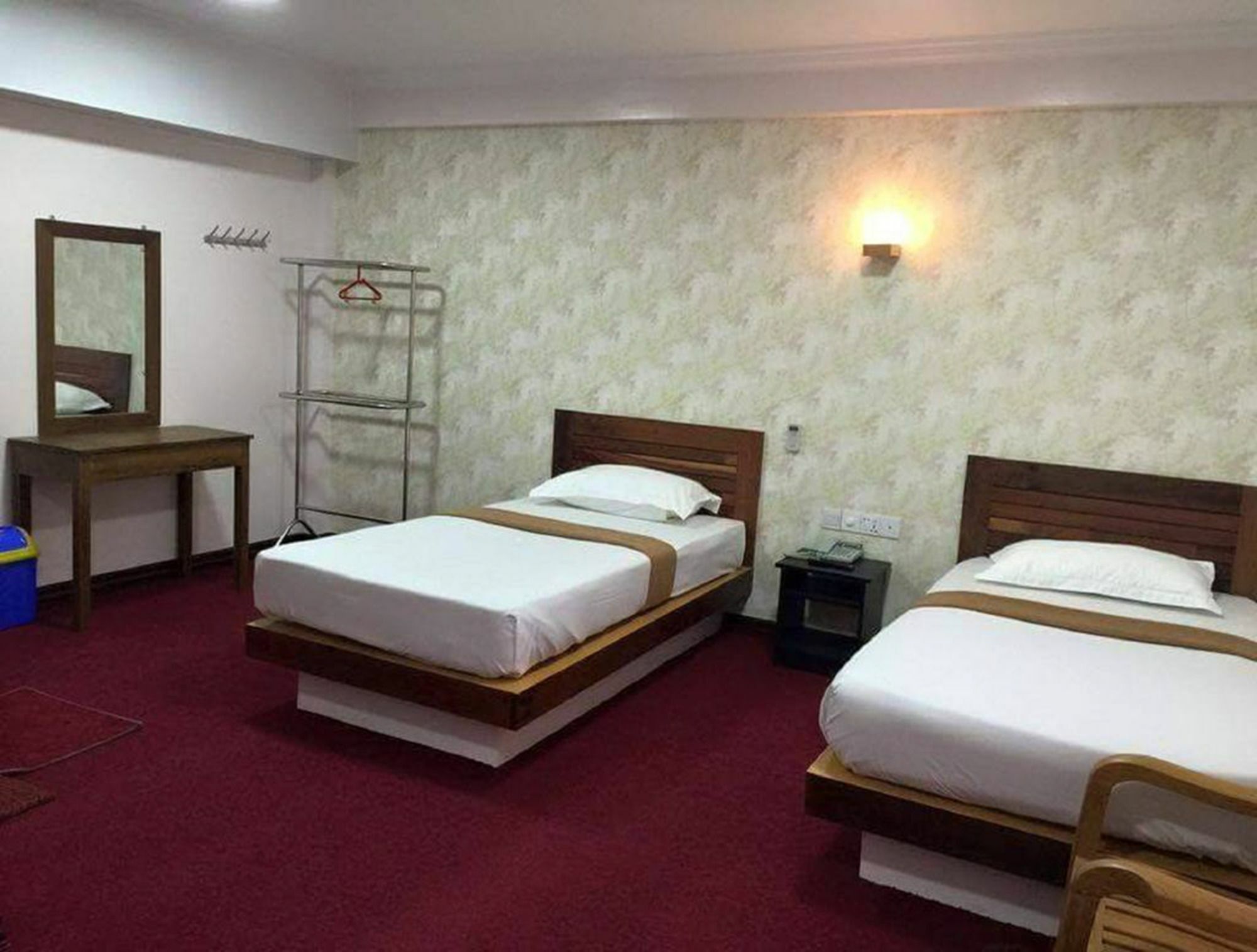 Venus Star Hotel Yangon Esterno foto