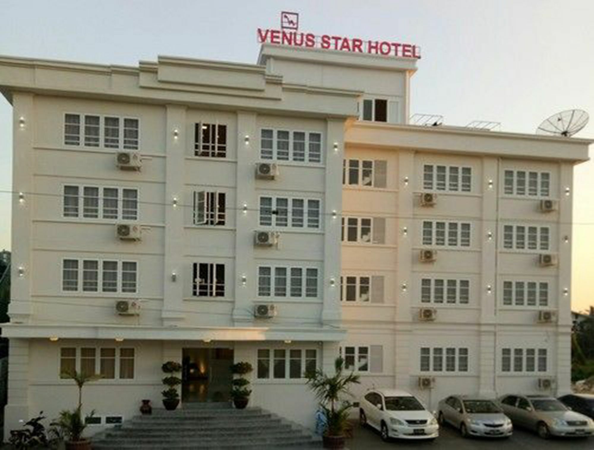 Venus Star Hotel Yangon Esterno foto